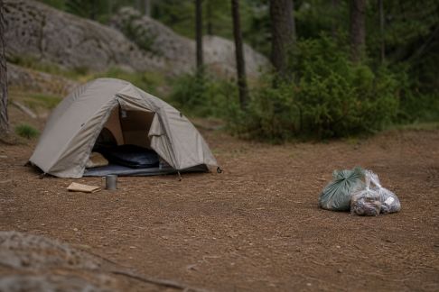 Gérer ses déchets et laisser un lieu de bivouac impeccable