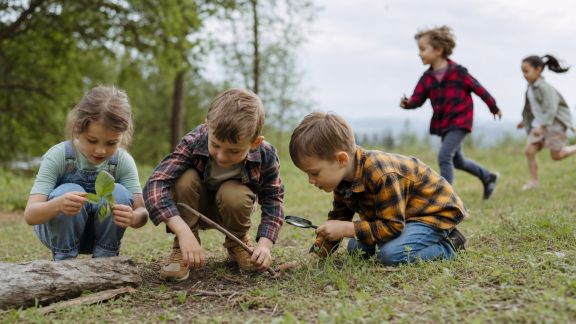 Cinq idées pour occuper les enfants lors d’un séjour en plein air