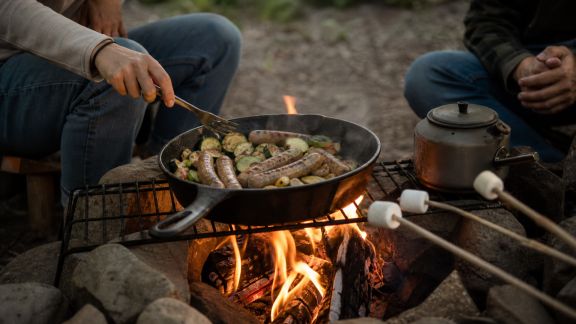 Menus faciles à préparer pour les soirs autour d’un feu de camp