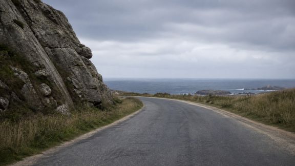 Bien choisir sa route pour longer les falaises de l’Atlantique en sécurité