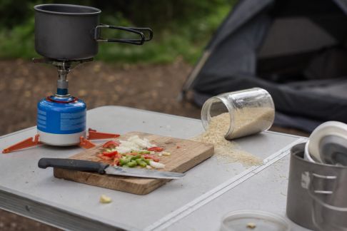 Les erreurs à éviter lors de la préparation des repas au camping
