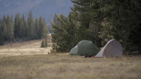 Pourquoi le choix de l’emplacement fait toute la différence au bivouac