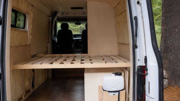 Transformer un utilitaire en van confortable : étapes à connaître