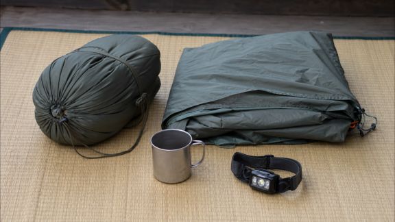 Checklist minimaliste pour bivouaquer léger sans rien oublier
